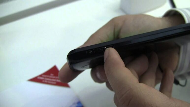 4 Cores, 4G Android 4.0, Plus 13.1MP Cam Found on Waterproof Fujitsu Prototype