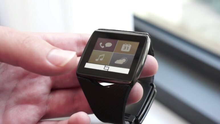 Hands-On with Qualcomm's Toq Smartwatch at IFA 2013