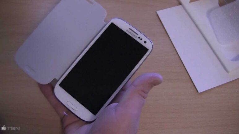Samsung Galaxy S III Flip Cover (unboxing)