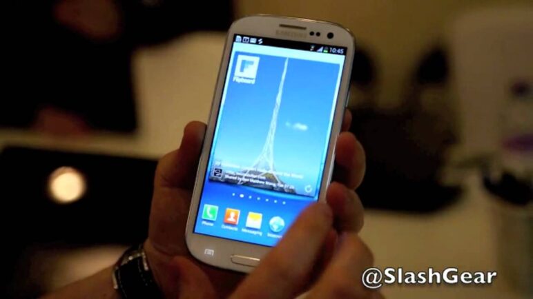 Flipboard Hands-on with Galaxy S III on Android