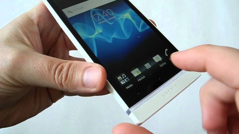 Sony Xperia S: První pohled na novinku s Androidem a HD displejem (preview)