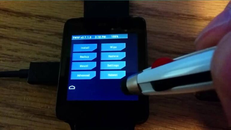 TWRP 2.7.1.0 on LG G Watch (dory)