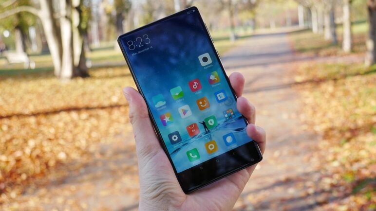Xiaomi Mi MIX v redakci: Testujeme bezrámečkový unikát