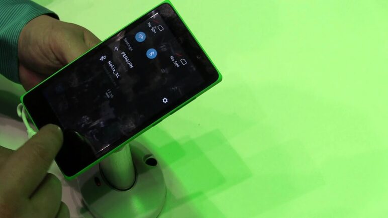 Nokia XL (První pohled)